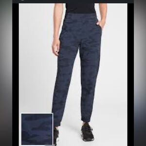 ATHLETA- Brooklyn Heights Jogger camo print